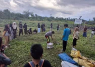 Puluhan pelajar di edukasi tentang pentingnya pelestarian mangrove dan pemilahan sampah.
