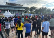 Ratusan warga memadati taman Vatulemo, Kota Palu, Minggu (14/6) pagi, untuk menyaksikan nonton bareng (nobar) Piala Dunia 2026