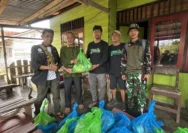 Komunitas Jurnalis TAMEME menyalurkan bantuan kemanusiaan bagi warga terdampak gempa bumi berkekuatan Magnitudo 6,7 di Kabupaten Sigi, Sulawesi Tengah, Sabtu (27/6). Bantuan difokuskan kepada masyarakat yang tinggal di wilayah terpencil dengan kondisi rumah mengalami rusak berat.
