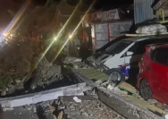 Gempa bumi tektonik magnitudo 5,1 mengguncang Kabupaten Buol, Sulawesi Tengah, Minggu (12/7/2026) pukul 21.46 Wita. Guncangan kuat memicu evakuasi mandiri di 11 kecamatan, menyebabkan sejumlah bangunan mengalami kerusakan, dan mengakibatkan satu pasien meninggal dunia di RSUD Mokoyurli.