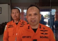 Seluruh wisatawan asing yang sempat dilaporkan hilang kontak di perairan Teluk Tomini, Kabupaten Tojo Una-Una, Sulawesi Tengah, akhirnya ditemukan dalam keadaan selamat. Namun, operasi pencarian masih terus dilakukan terhadap seorang nahkoda kapal yang dilaporkan hilang setelah kapal yang mereka tumpangi mengalami kecelakaan akibat cuaca buruk.
