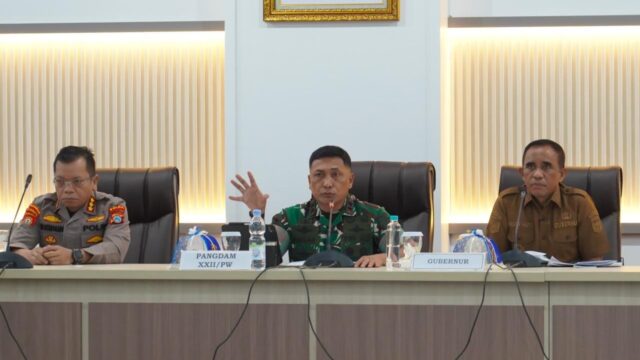 Rapat Koordinasi (Rakor) Pencegahan kebakaran hutan dan lahan (karhutla) di Sulawesi Tengah, menggaris bawahi tidak boleh hanya mengandalkan pemadaman setelah api muncul. Pangdam XXIII/Palaka Wira Mayjen TNI J. Binsar P. Sianipar meminta edukasi dan penyuluhan kepada masyarakat menjadi prioritas untuk menekan potensi karhutla sejak awal.