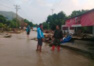 Banjir bandang menerjang Desa Avolua, Kecamatan Parigi Utara, Kabupaten Parigi Moutong, Sulawesi Tengah, Rabu (26/8/2026) dini hari. Sedikitnya 55 bangunan terendam dan 12 kepala keluarga (KK) mengungsi akibat bencana tersebut.