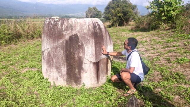 Sulawesi Tengah telah menjelma menjadi salah satu mesin ekspor nasional. Namun di balik gemerlap angka-angka pertumbuhan ekonomi, hutan yang selama ini menopang kehidupan justru menyusut lebih cepat daripada kemampuan alam memulihkannya. Di saat yang sama, sebagian besar masyarakat belum sepenuhnya merasakan makna kemerdekaan yang sesungguhnya.