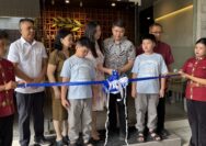 Kayuputih Family Reflexology membuka cabang kedua di Kota Palu, Sulawesi Tengah, Selasa (25/8/2026). Outlet yang berlokasi di Jalan Zebra Nomor 24A tersebut mengusung konsep family reflexology dengan 35 ruang perawatan yang terbagi atas ruang keluarga, laki-laki, perempuan, dan refleksi.