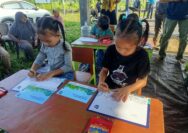 Peringatan Hari Ulang Tahun (HUT) ke-81 Republik Indonesia di Desa Oncone, Kecamatan Tinombo Selatan, Kabupaten Parigi Moutong, tidak hanya diisi dengan berbagai perlombaan hiburan. Momentum kemerdekaan juga dimanfaatkan untuk menanamkan kepedulian lingkungan kepada anak-anak melalui lomba mewarnai dan permainan kwartet bertema lingkungan, Sabtu (16/8/2026).