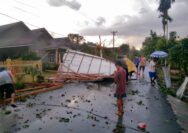 Gempa bumi berkekuatan magnitudo 6,2 mengguncang Kabupaten Parigi Moutong, Sulawesi Tengah, Minggu (16/8/2026) pukul 00.28 Wita. Badan Penanggulangan Bencana Daerah (BPBD) Sulawesi Tengah melaporkan satu warga meninggal dunia dan sejumlah kerusakan bangunan akibat peristiwa tersebut.