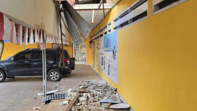 Gempa bumi berkekuatan magnitudo 6,2 mengguncang Kabupaten Parigi Moutong, Sulawesi Tengah, Minggu (16/8/2026) pukul 00.28 Wita. Badan Penanggulangan Bencana Daerah (BPBD) Sulawesi Tengah melaporkan satu warga meninggal dunia dan sejumlah kerusakan bangunan akibat peristiwa tersebut.