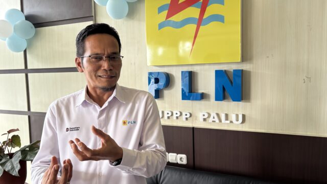 Kemarau panjang menjadi salah satu faktor yang menekan sistem kelistrikan di Sulawesi Tengah. Kondisi tersebut bertepatan dengan pemeliharaan sejumlah pembangkit sehingga PLN harus melakukan pengaturan beban melalui pemadaman listrik bergilir di sejumlah wilayah, termasuk Kota Palu.