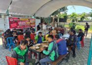SAPMA Pemuda Pancasila Sulawesi Tengah (Sulteng) menggagas program MBG (Makan Ber-SAPMA Gratis) dengan menyediakan 200 porsi makan siang gratis setiap hari bagi masyarakat di Kota Palu. Program tersebut mulai dilaksanakan Senin (7/9/2026) di halaman Sportif Store, Jalan Ahmad Yani, Palu.