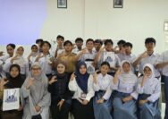 Pelajar SMA Al Azhar Mandiri Palu, Sulawesi Tengah, dibidik menjadi talenta muda berprestasi di bidang ekonomi melalui program “Doktor Menginspirasi” yang digelar Fakultas Ekonomi dan Bisnis (FEB) Universitas Negeri Malang (UM).