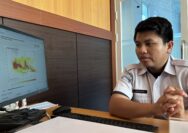 Kualitas udara di Kota Palu, Sulawesi Tengah, menjadi perhatian setelah konsentrasi partikulat PM2,5 terpantau masuk kategori sangat tidak sehat. Kondisi ini diperkirakan masih berpotensi dipengaruhi sebaran asap dari luar Pulau Sulawesi hingga 15 Oktober 2026.