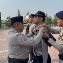 Polda Sulawesi Tengah menggelar apel gelar pasukan Operasi Patuh Tinombala 2026 di Mapolda Sulteng, Senin (26/10/2026). Operasi yang berlangsung selama 14 hari itu melibatkan sekitar 700 personel yang disebar di seluruh jajaran Polres di wilayah hukum Polda Sulteng.